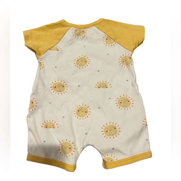 Kissy Love Baby Sunny Day Short Playsuit in size 0 to 3 months - Picture 3 of 4